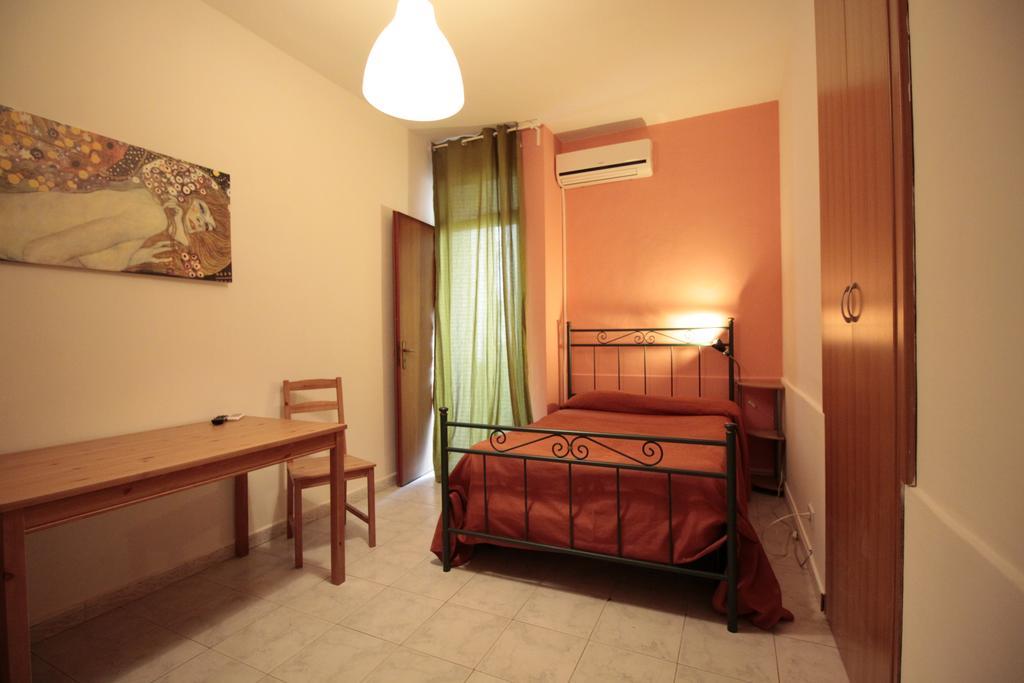 Vesta-Apartments Κατάνια Δωμάτιο φωτογραφία