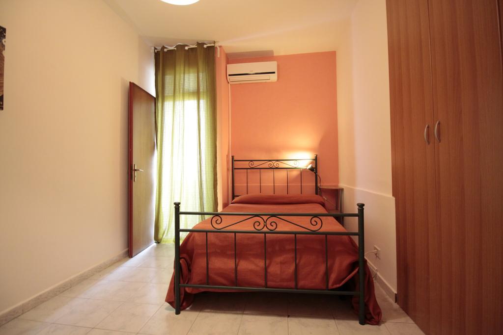 Vesta-Apartments Κατάνια Δωμάτιο φωτογραφία